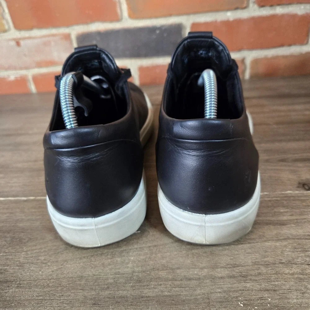 ECCO Shoes Soft 7 Men's Size 11-11.5 U.S (45) city Black Leather Low Top Lace Up